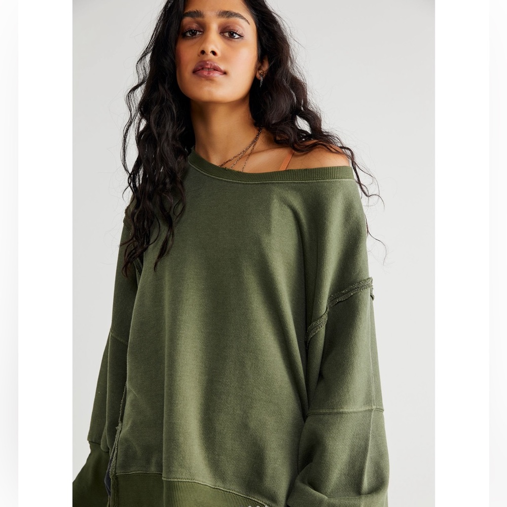HOST PICK ❣️💚NWOT FREE PEOPLE CAMDEN SWEATSHIRT